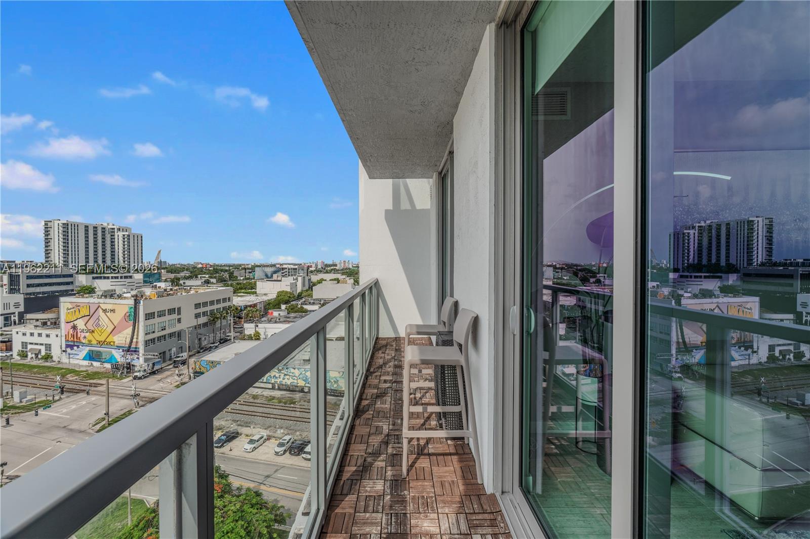 QUADRO CONDO - Residential