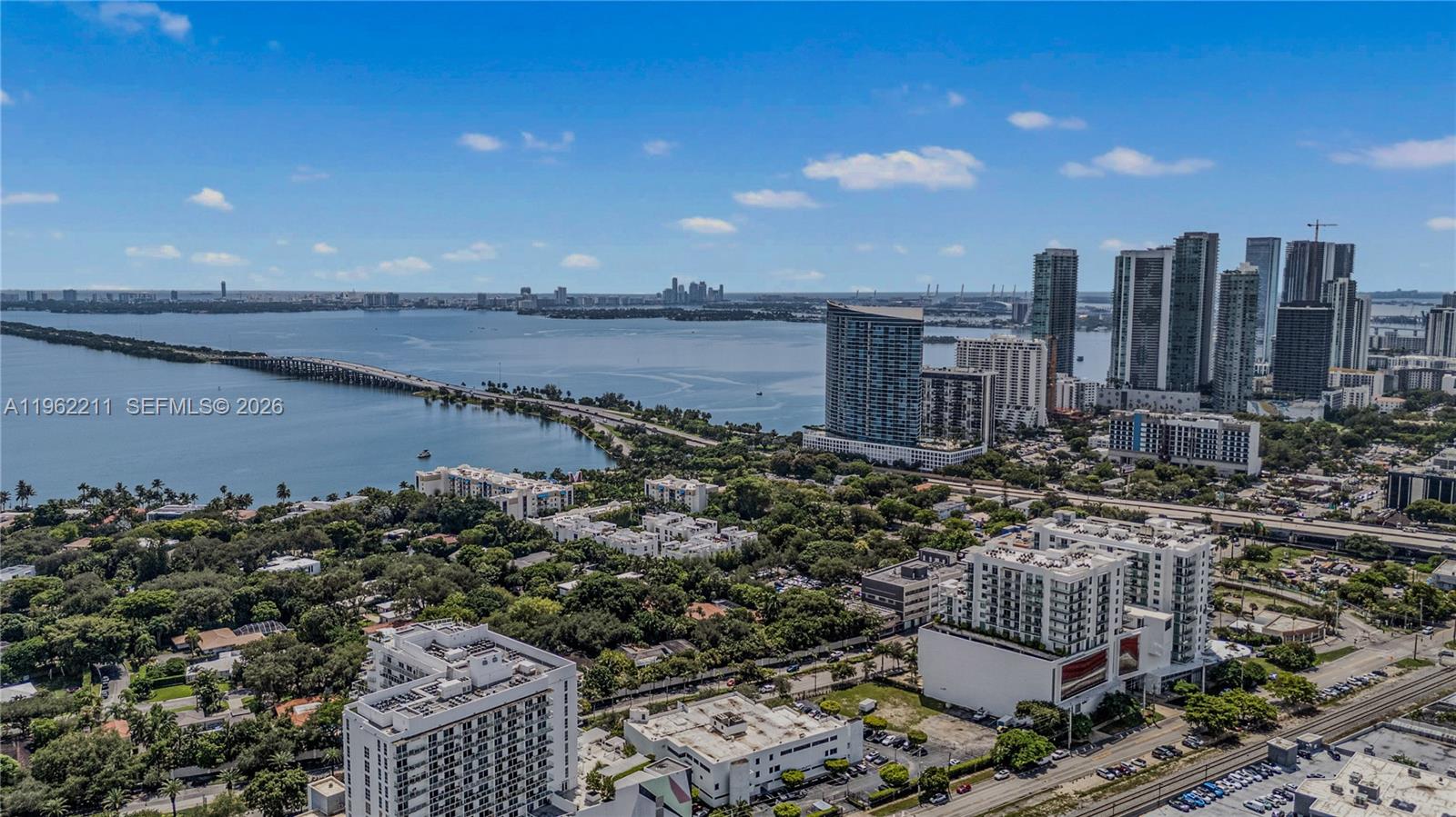QUADRO CONDO - Residential