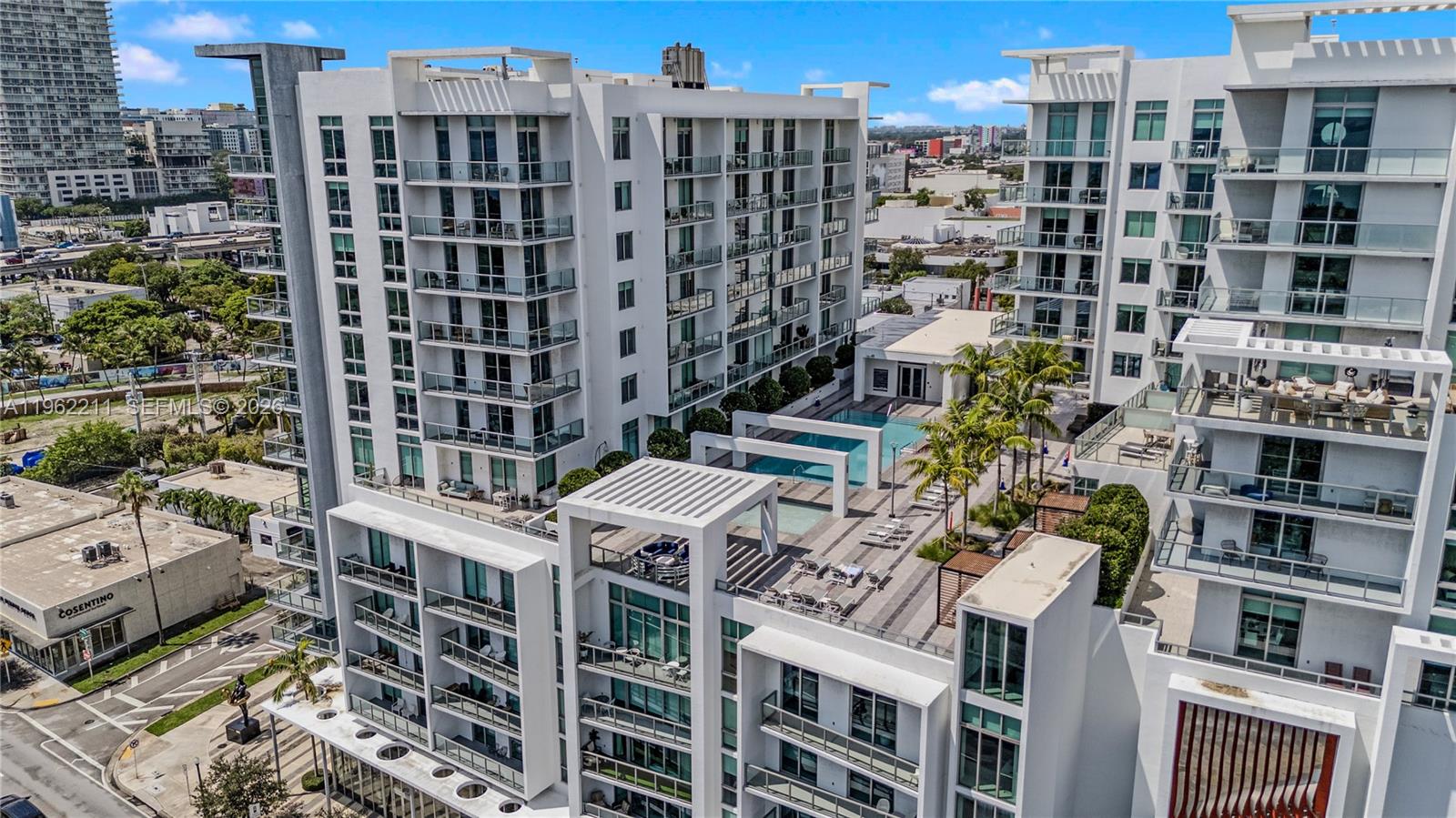 QUADRO CONDO - Residential