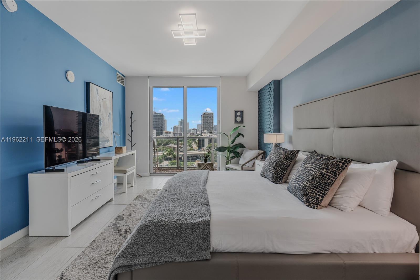 QUADRO CONDO - Residential