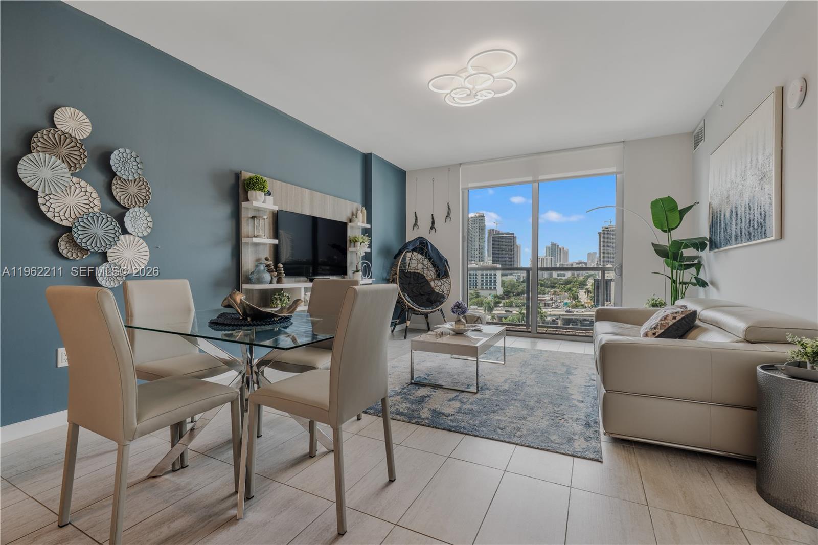 QUADRO CONDO - Residential