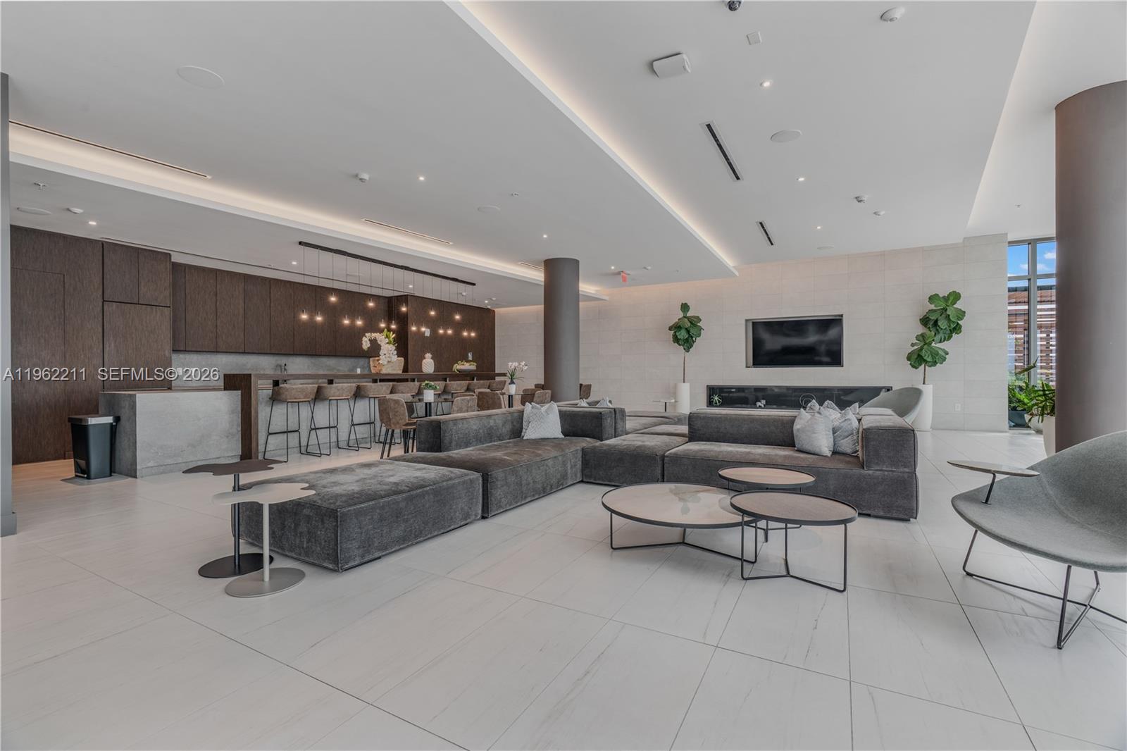 QUADRO CONDO - Residential