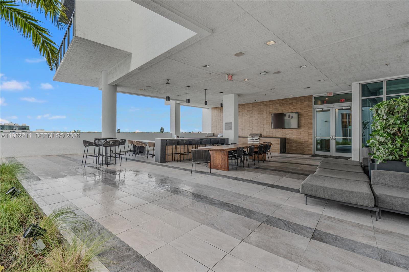 QUADRO CONDO - Residential