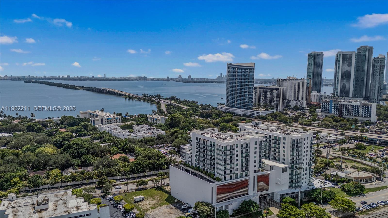 QUADRO CONDO - Residential