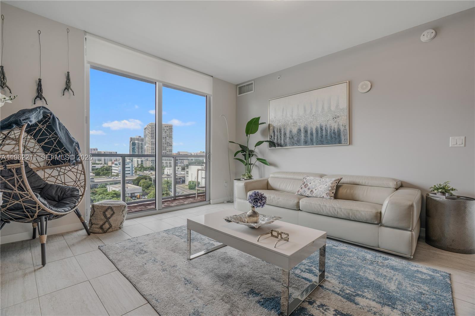 QUADRO CONDO - Residential