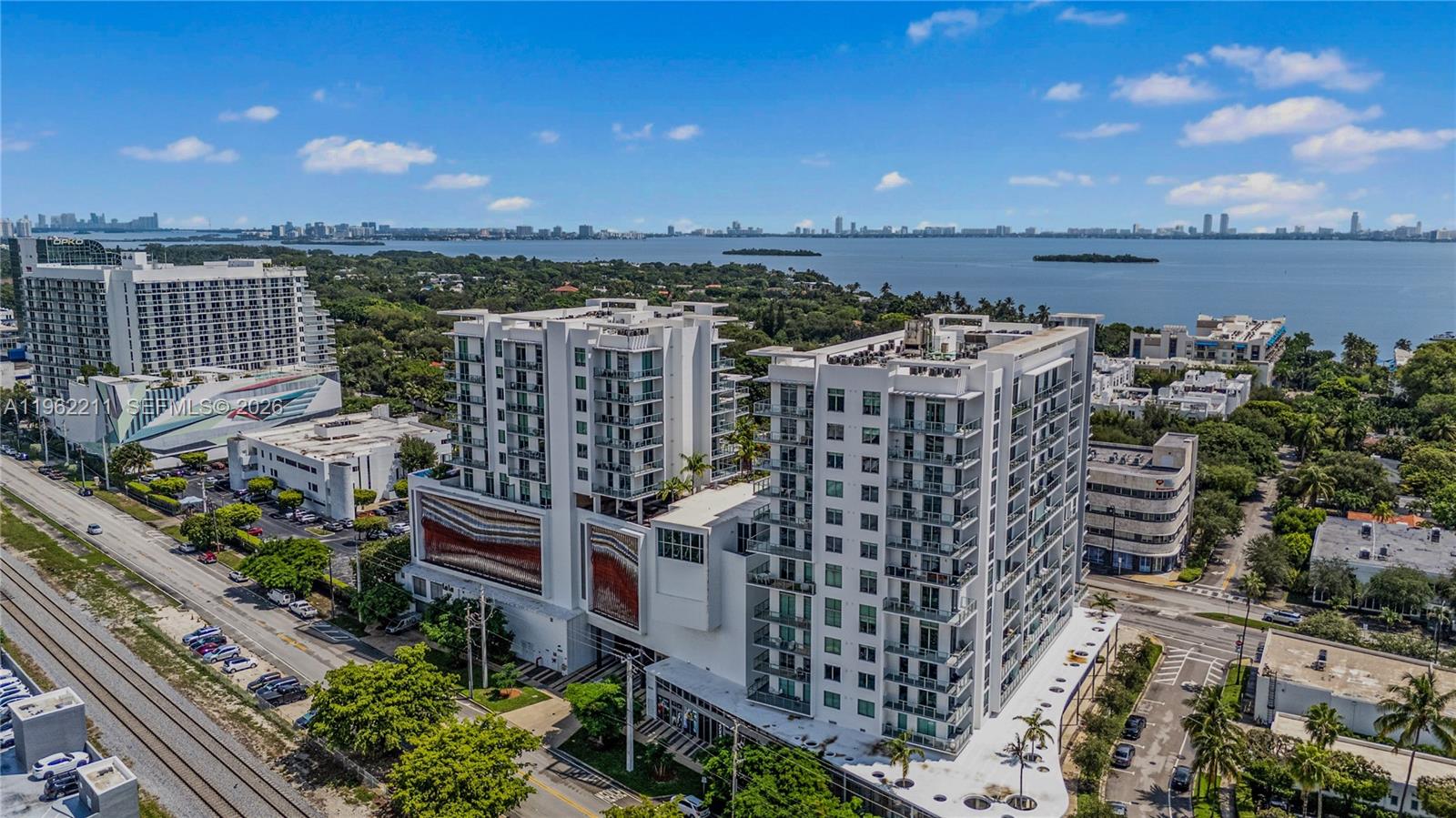 QUADRO CONDO - Residential