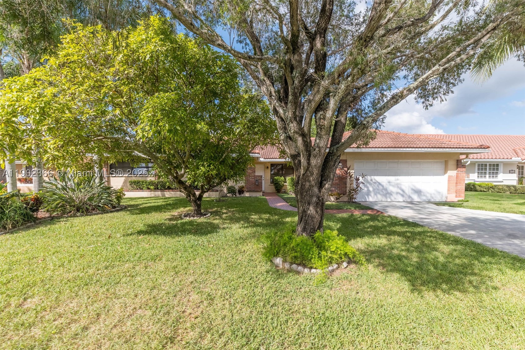 HAWKES BLUFF - Residential