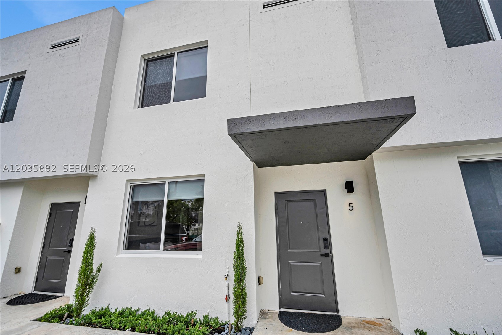 BISCAYNE GARDENS SEC A - Residential Lease