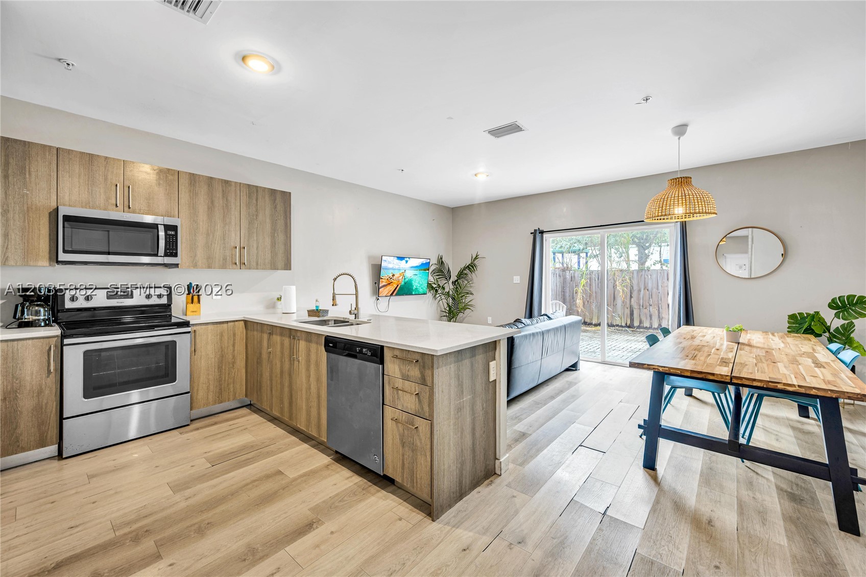 BISCAYNE GARDENS SEC A - Residential Lease