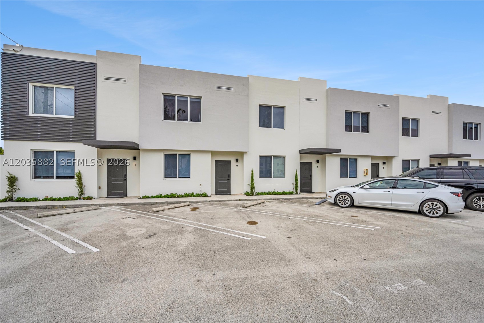 BISCAYNE GARDENS SEC A - Residential Lease