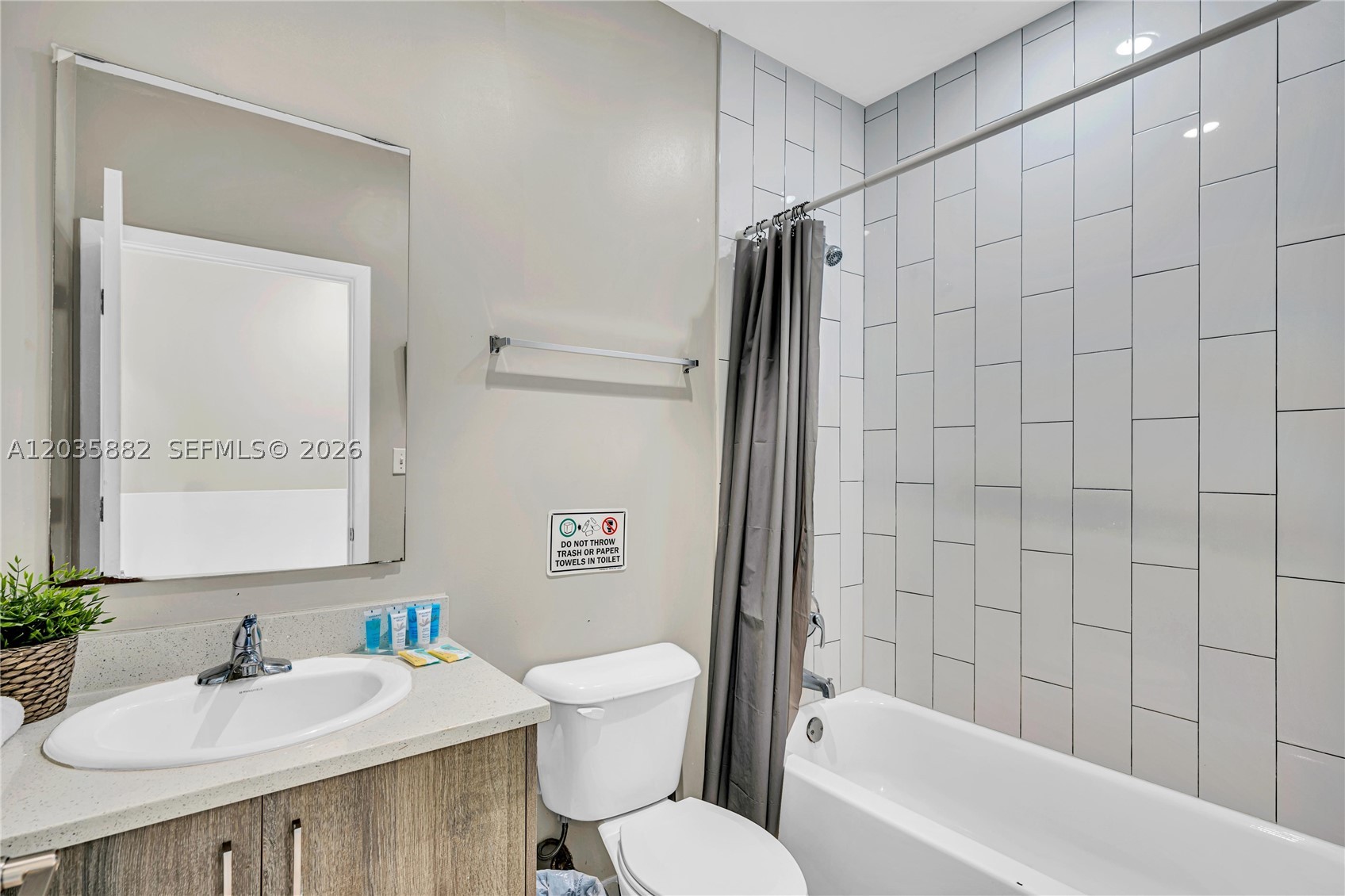 BISCAYNE GARDENS SEC A - Residential Lease