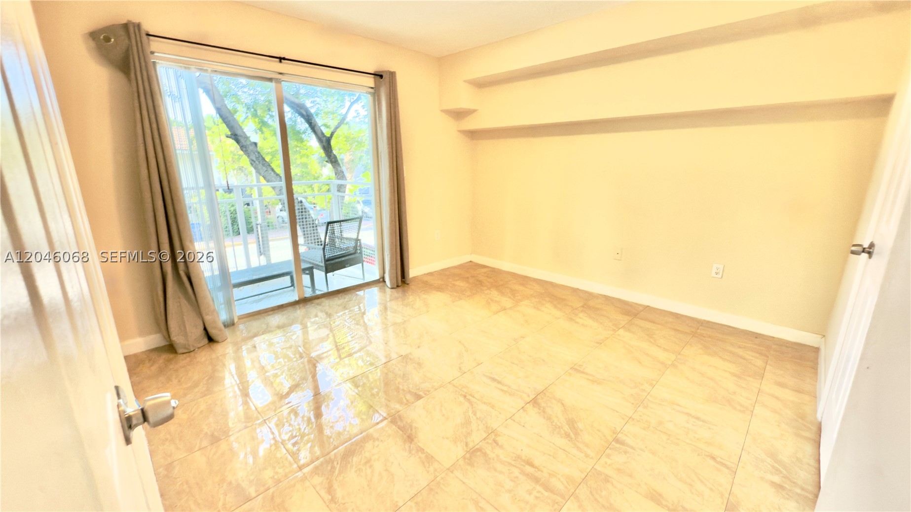 LAS BRISAS OF MIAMI BEACH - Residential
