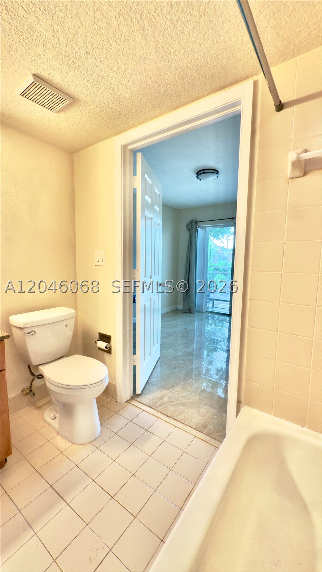 LAS BRISAS OF MIAMI BEACH - Residential