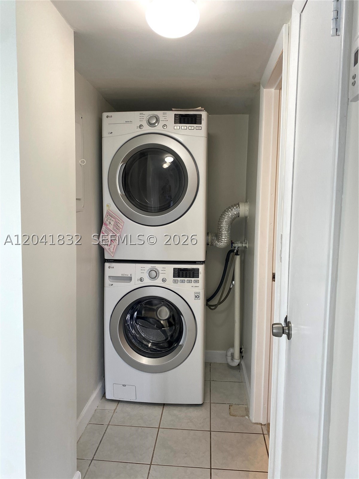 PARKWOOD - Residential Lease