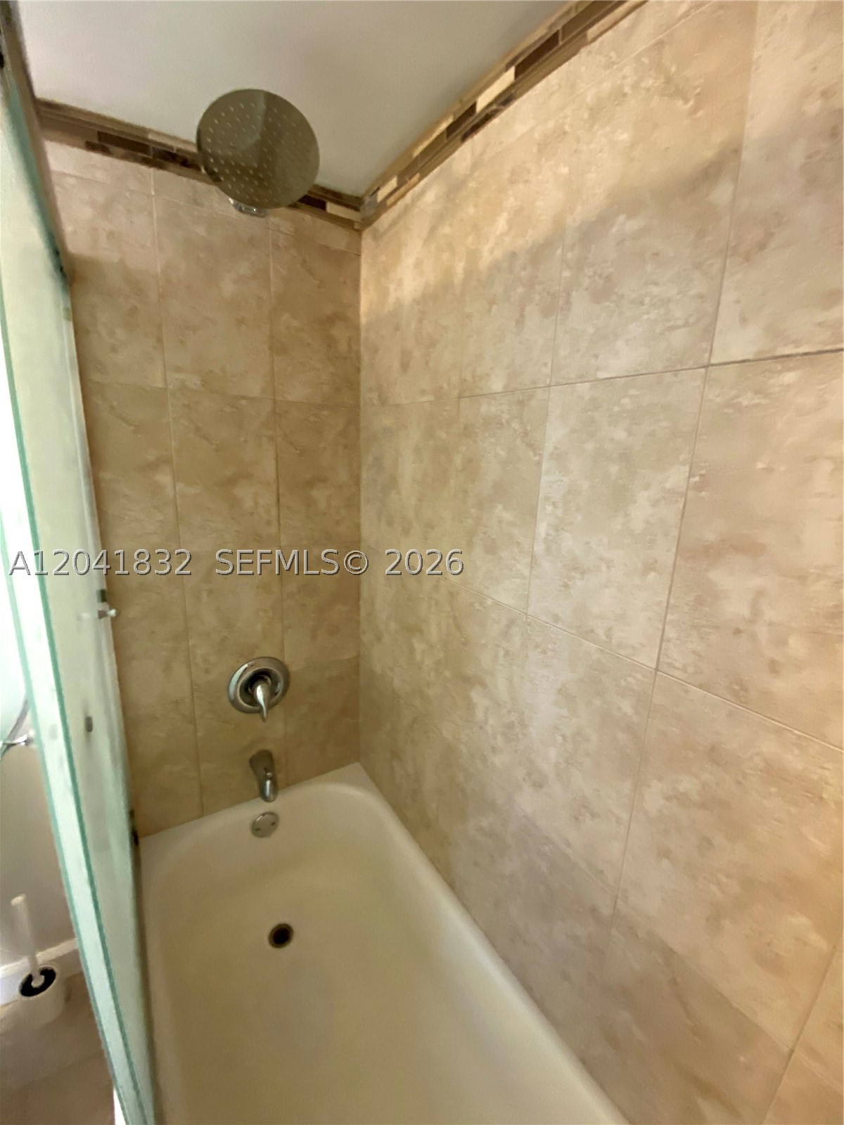 PARKWOOD - Residential Lease