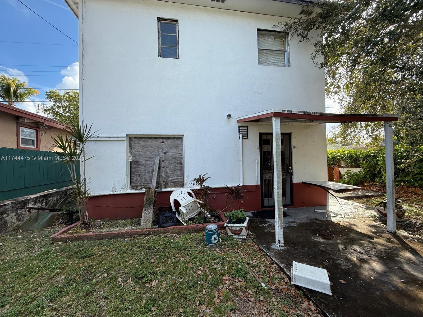 17TH AVE MANOR - Residential Income