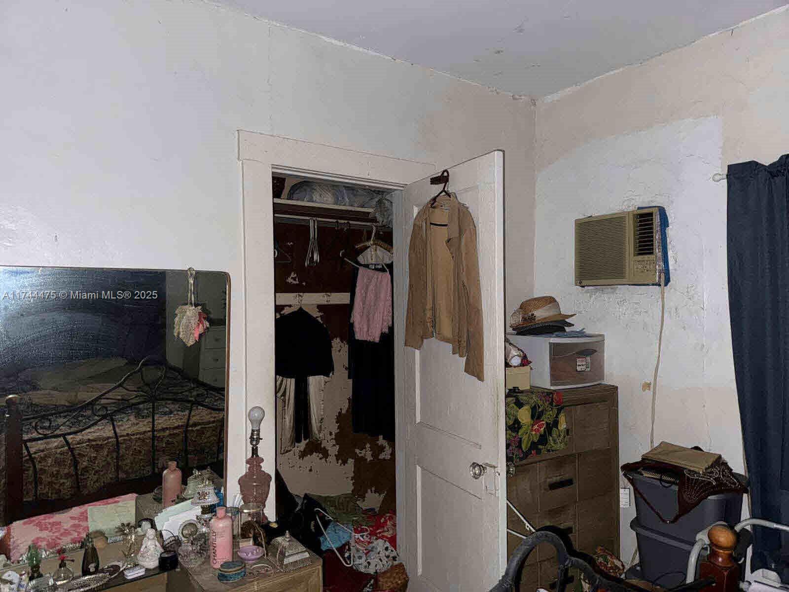 17TH AVE MANOR - Residential Income