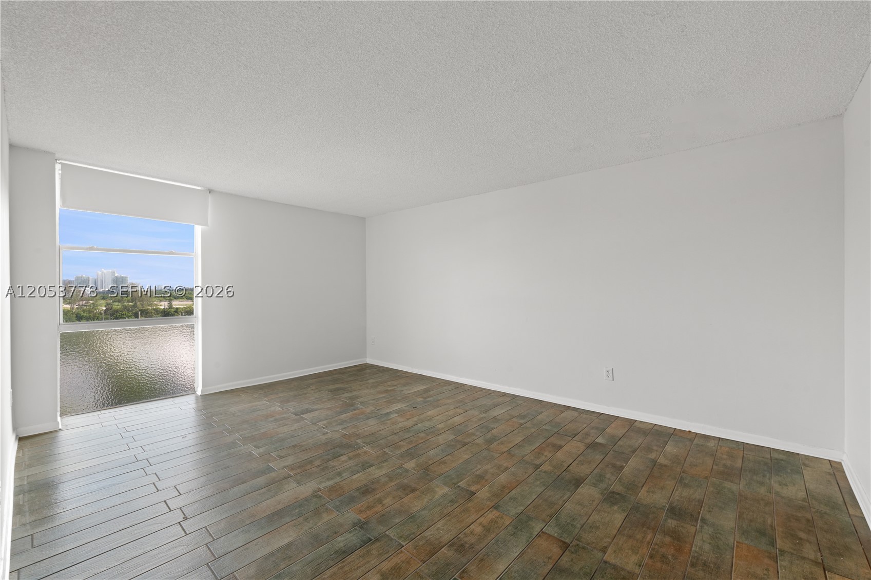 VECINO DEL MAR CONDO - Residential Lease
