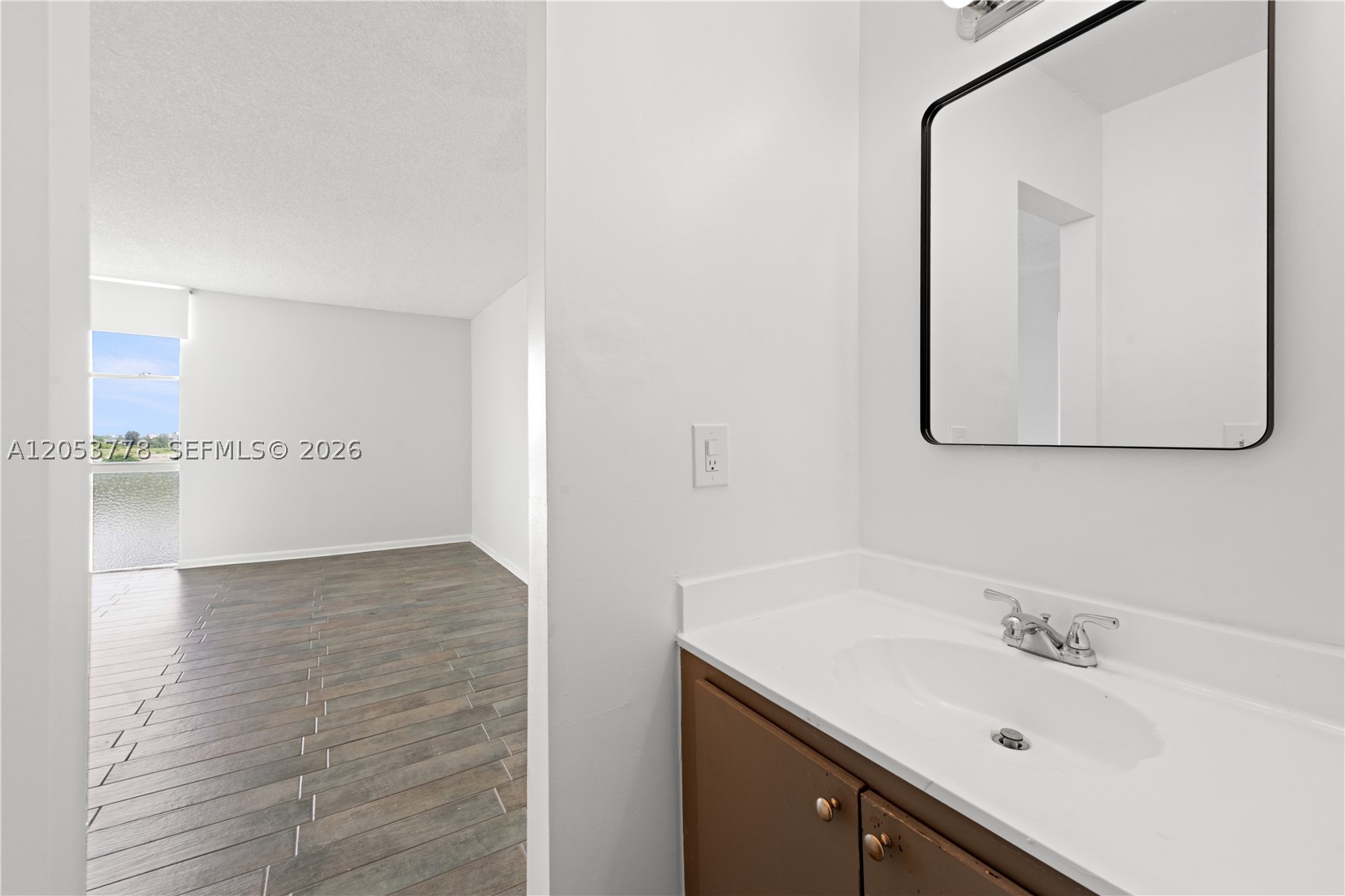VECINO DEL MAR CONDO - Residential Lease