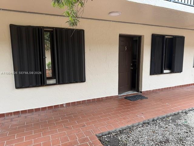 Beautifully updated unit featuring 2 bedrooms and 1.5 bathrooms, move-in ready and perfect for comfortable living. This unit offers a modern feel with upgrades throughout and a functional layout.