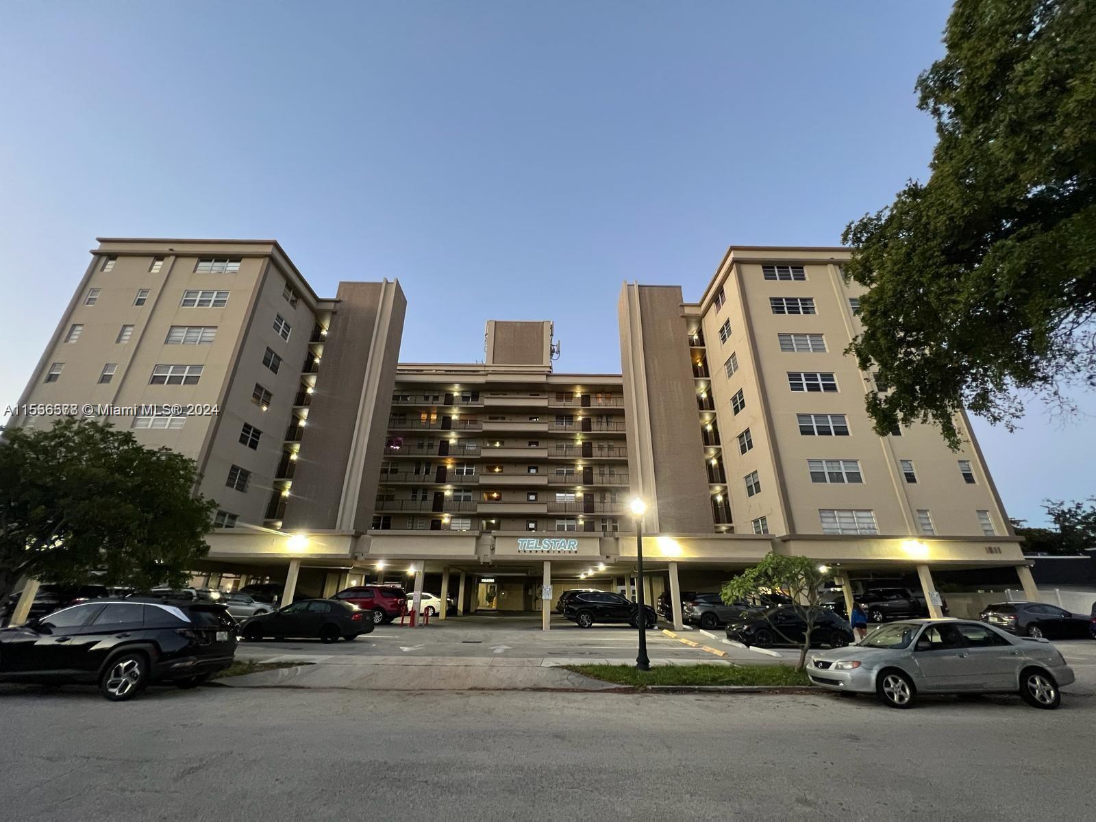 1Bed – 1 ½ bath. Great location, few miles away from Young Circle and close to Hollywood beach. 
Unit features lots of closets and walking a closet **unit will be painted prior move in**. Covered parking with an assigned space. Quiet building. Screening is required prior move in. Tenant must apply online. The process can take between 3-4 weeks.