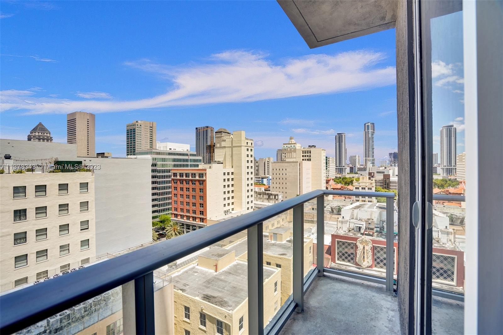 CENTRO CONDO - Residential
