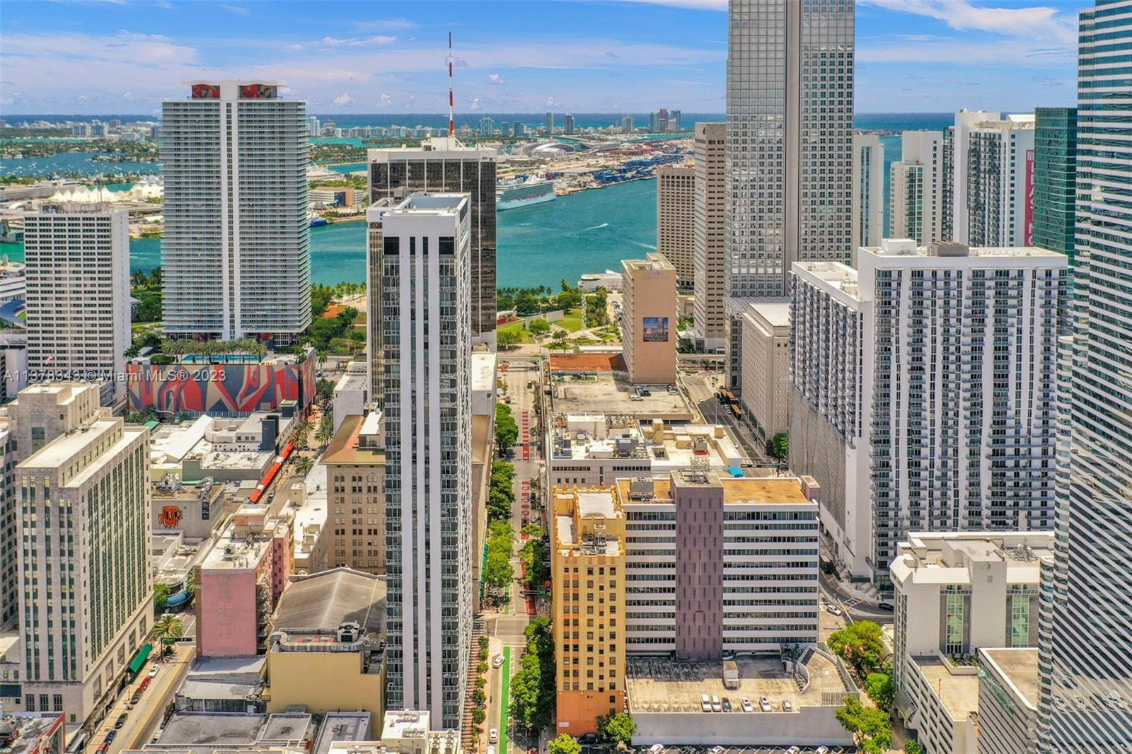 CENTRO CONDO - Residential