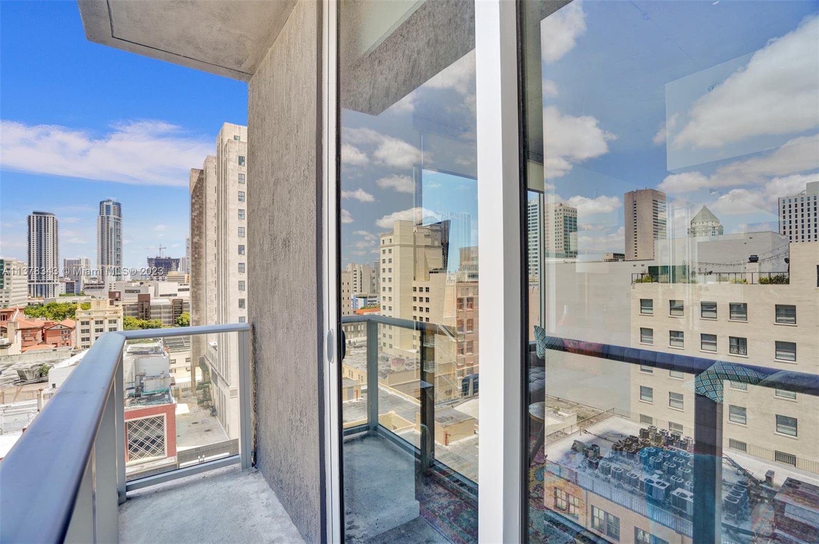 CENTRO CONDO - Residential