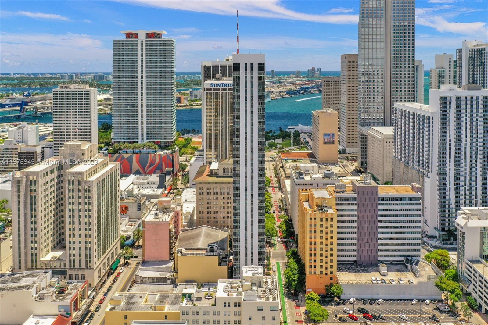 CENTRO CONDO - Residential