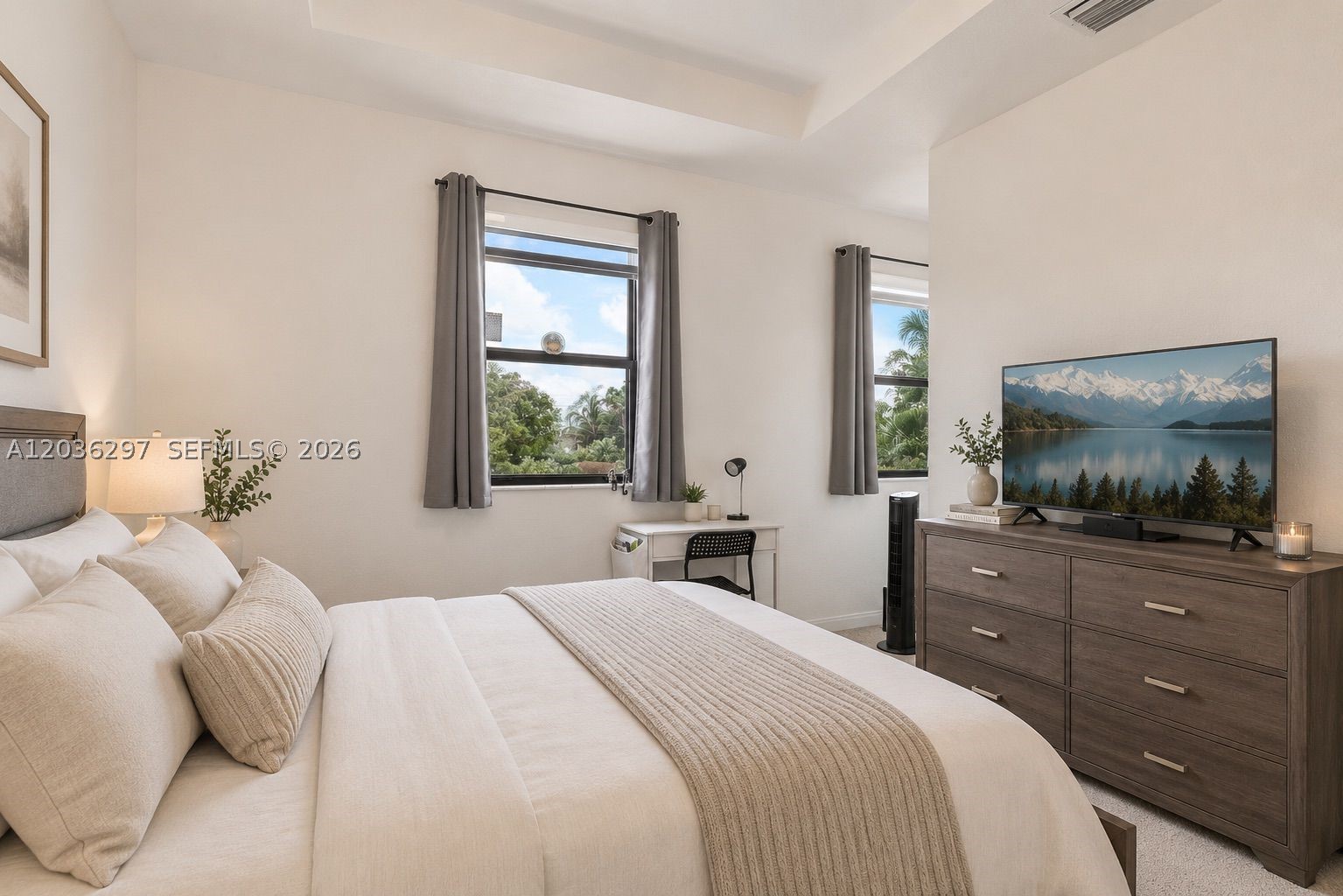 VISTA LAGO - Residential