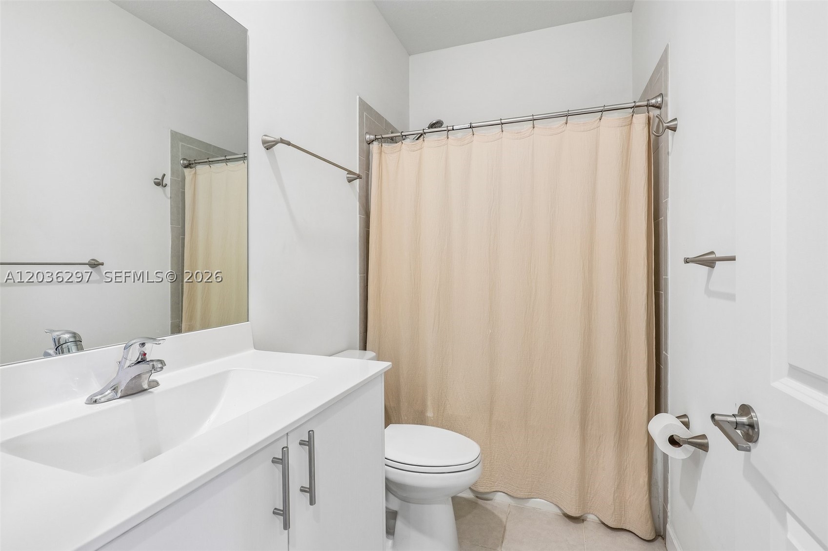 VISTA LAGO - Residential