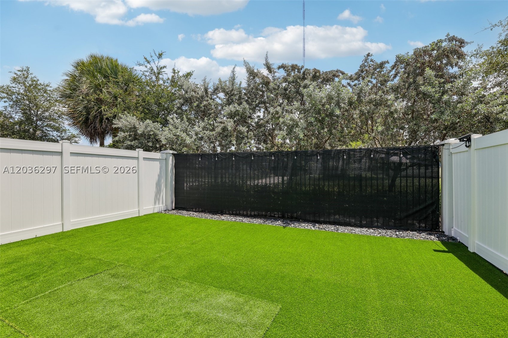 VISTA LAGO - Residential