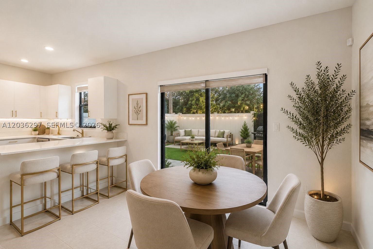 VISTA LAGO - Residential