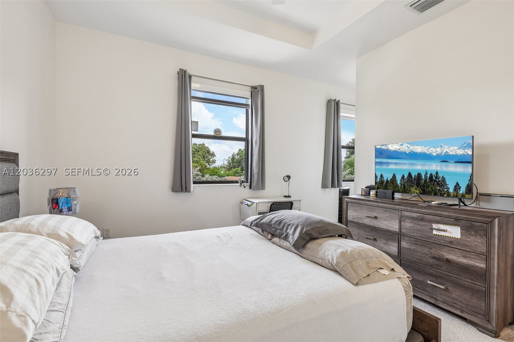 VISTA LAGO - Residential