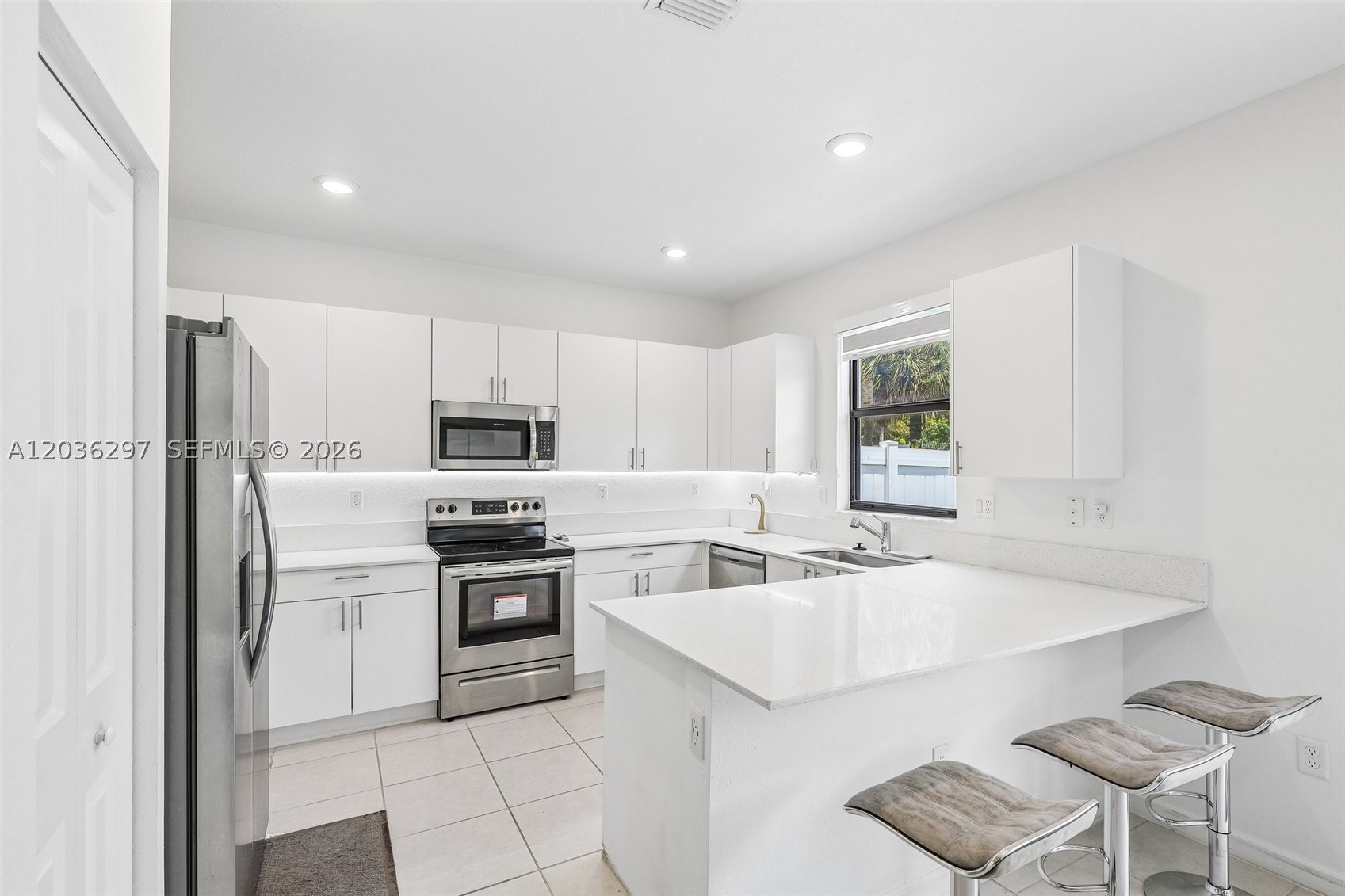VISTA LAGO - Residential