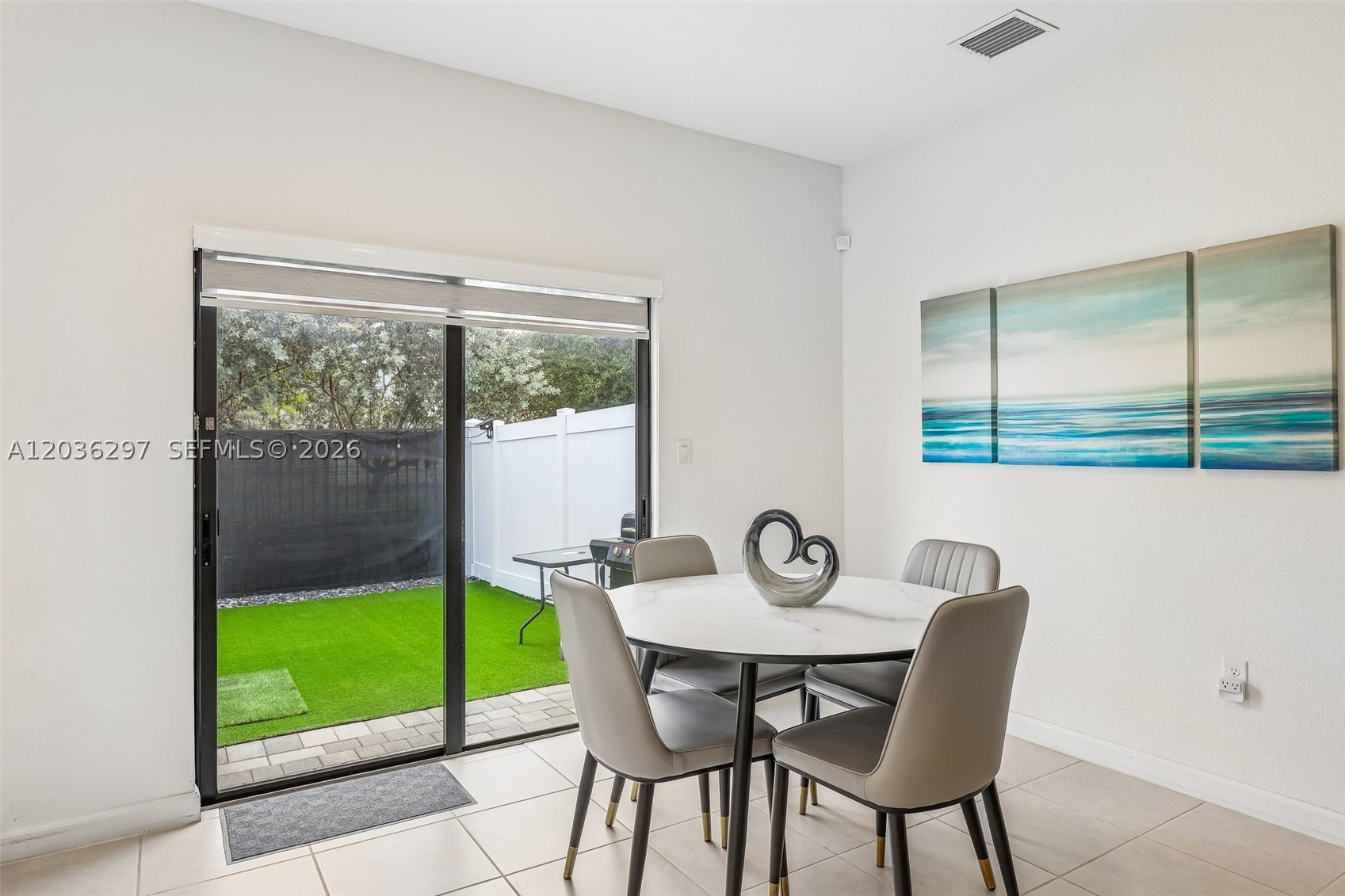 VISTA LAGO - Residential
