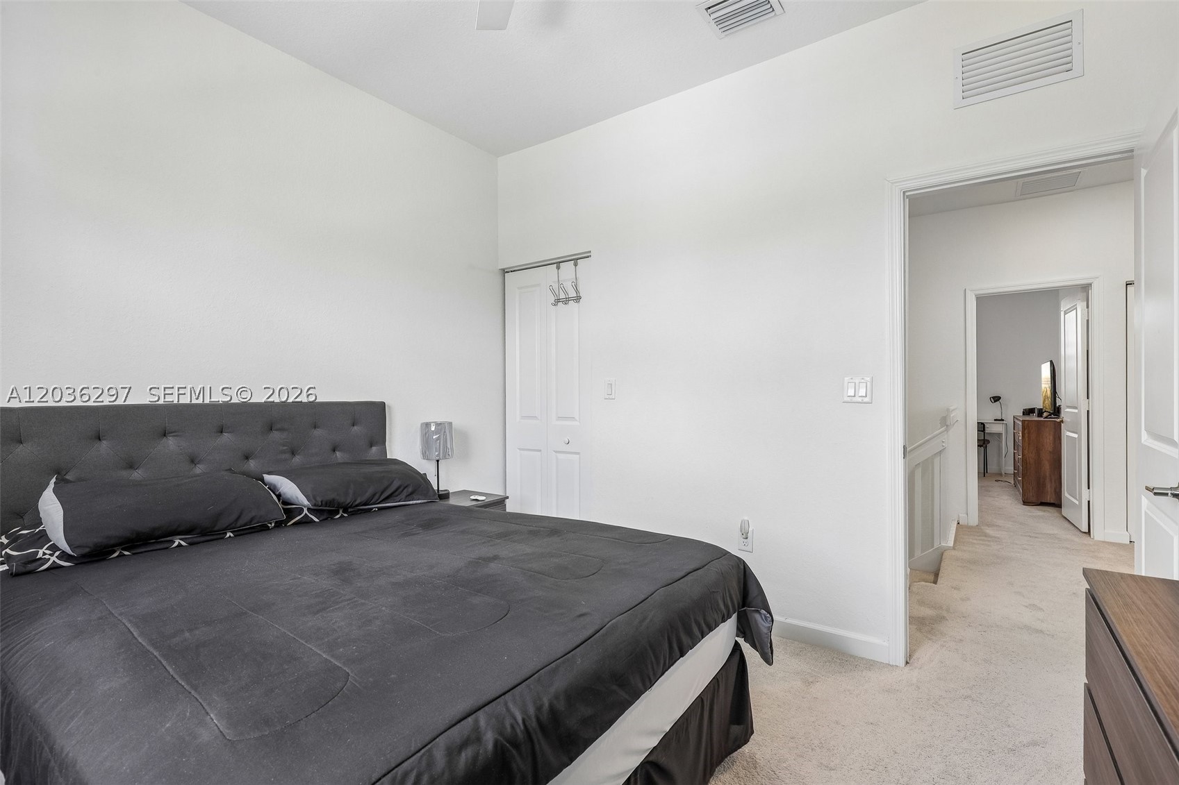 VISTA LAGO - Residential