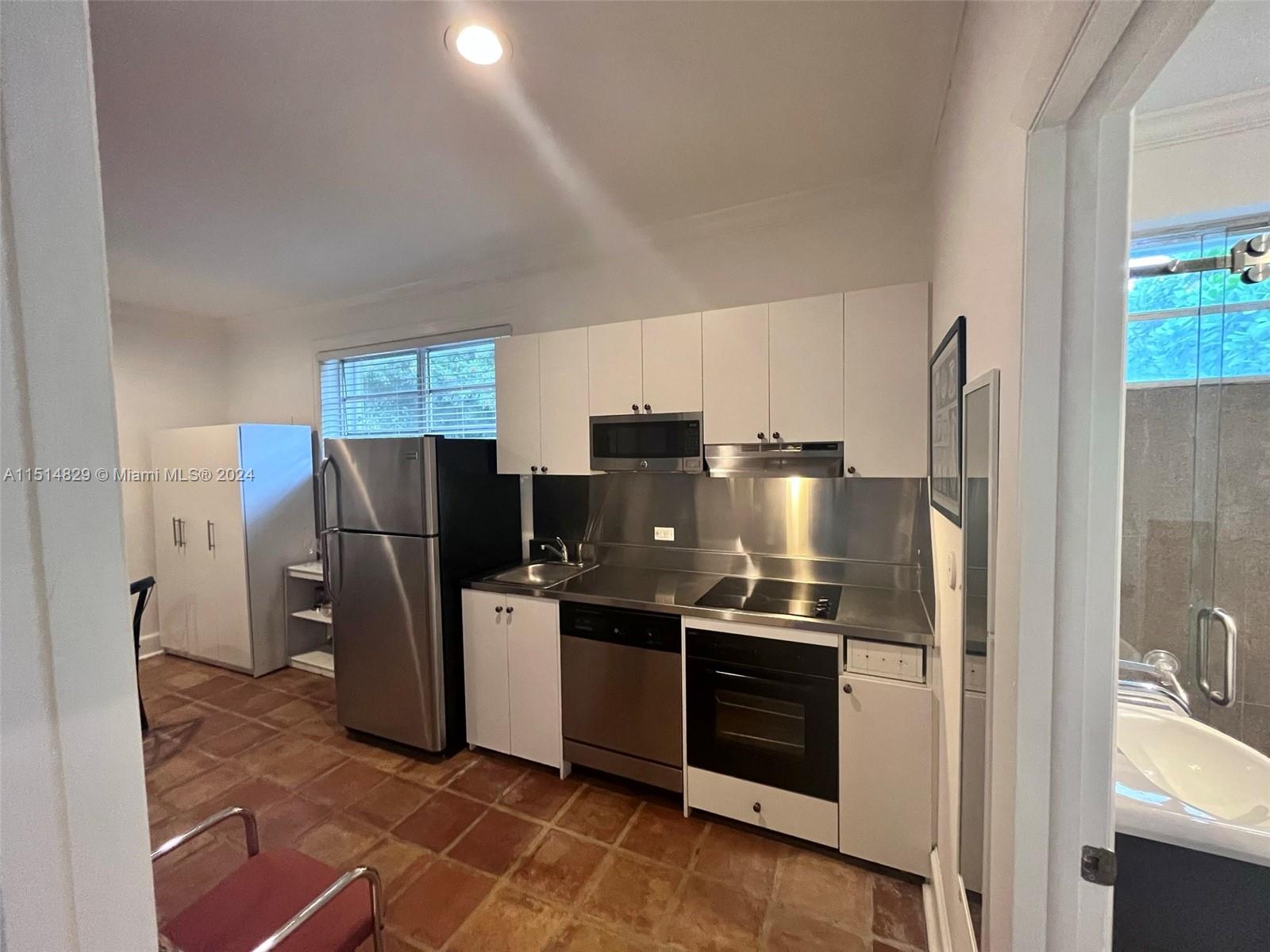 CG RIVIERA SEC 3 REV - Residential Lease