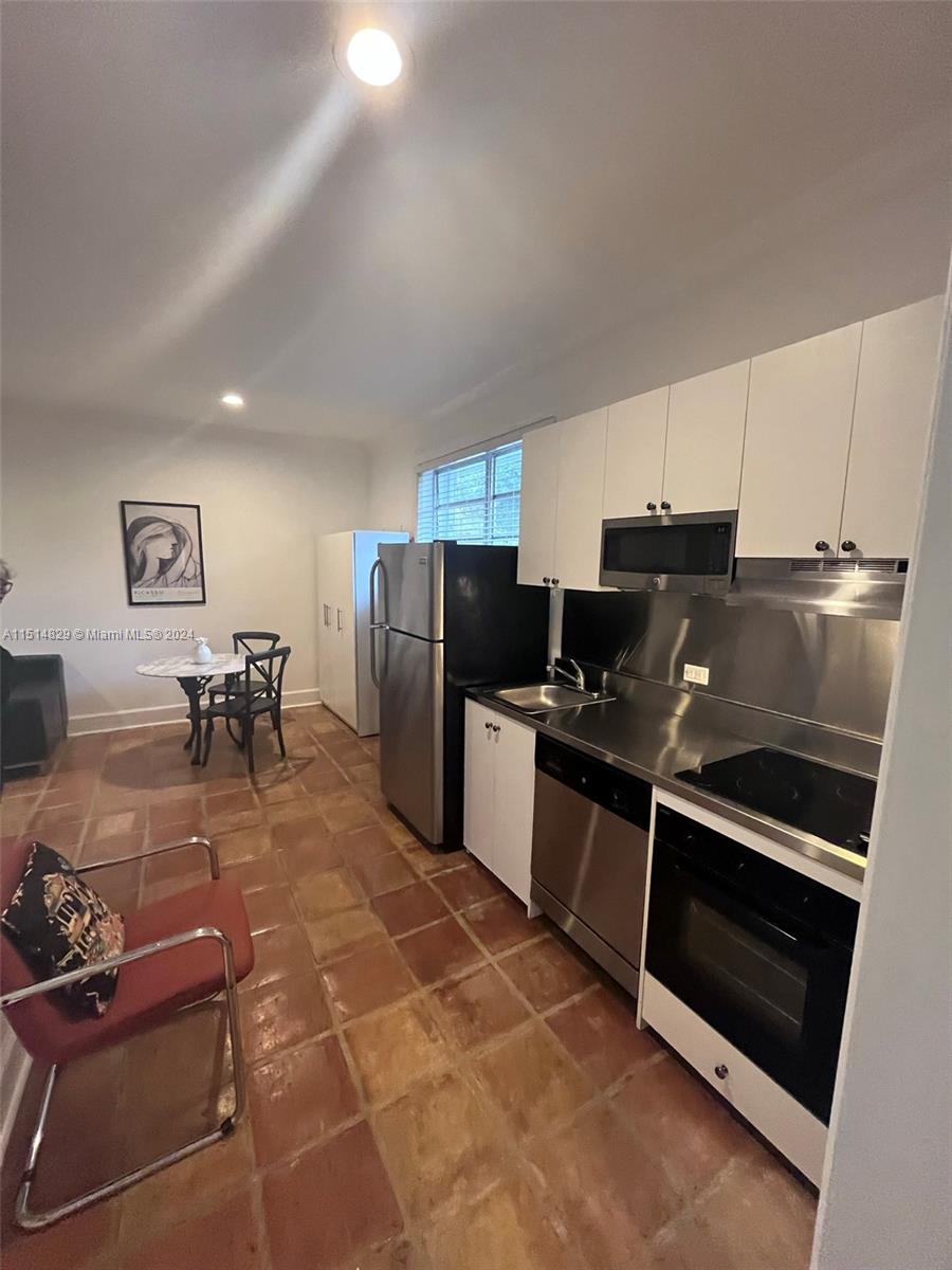 CG RIVIERA SEC 3 REV - Residential Lease