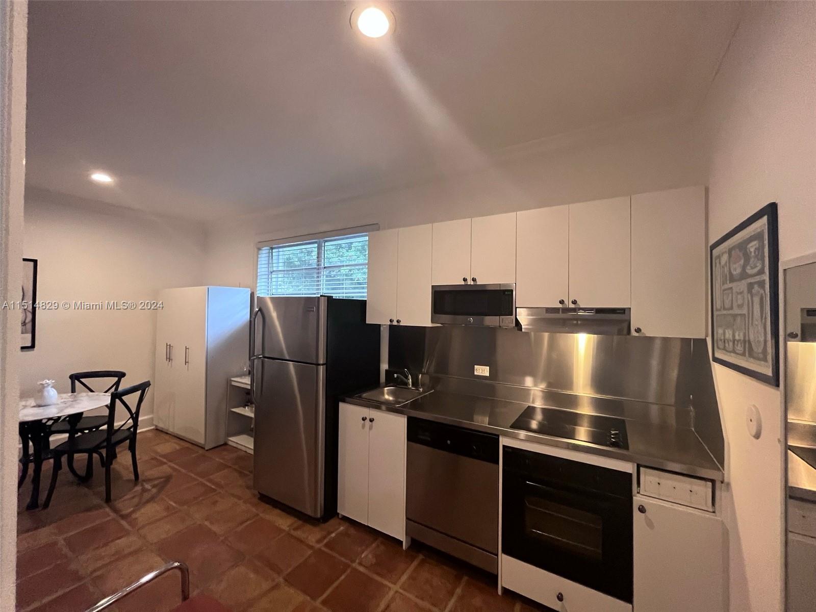 CG RIVIERA SEC 3 REV - Residential Lease