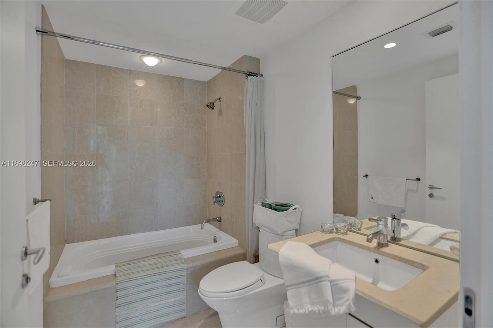 GROVENOR HOUSE CONDO - Residential