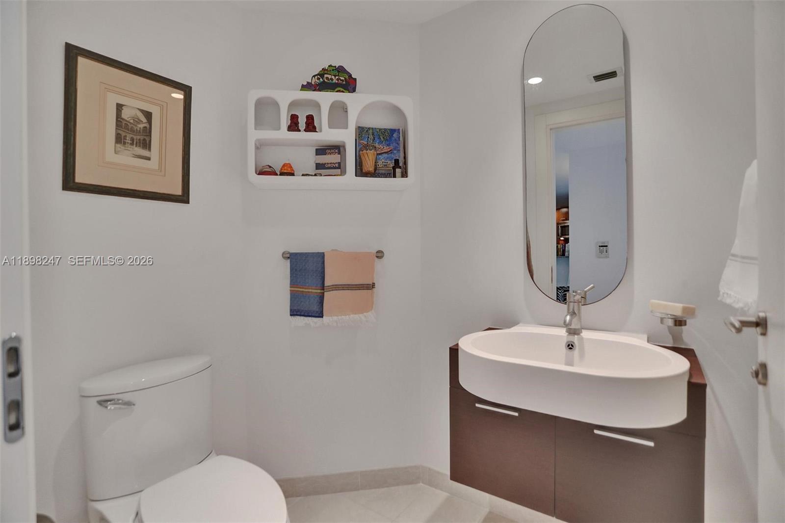 GROVENOR HOUSE CONDO - Residential