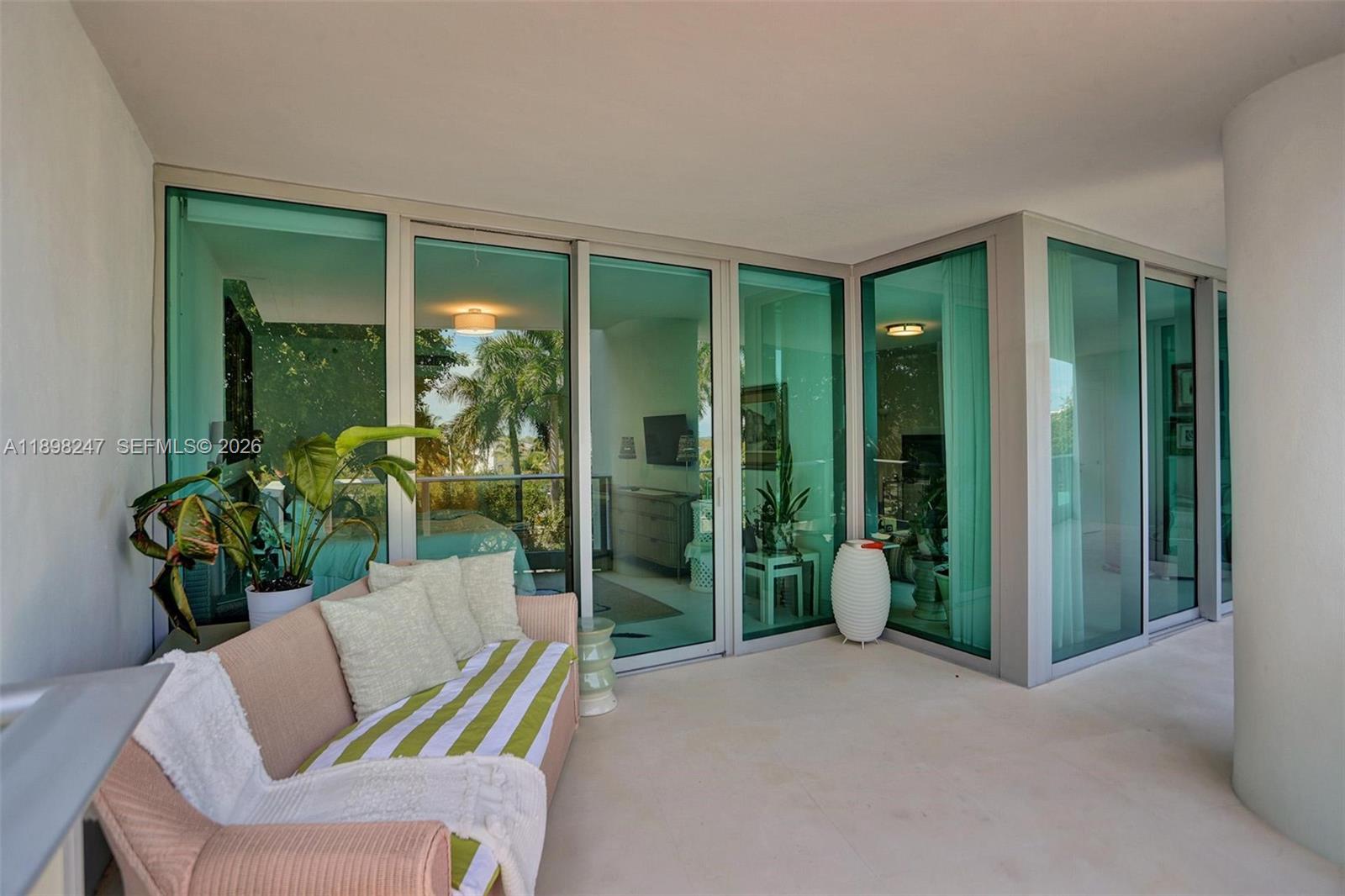 GROVENOR HOUSE CONDO - Residential