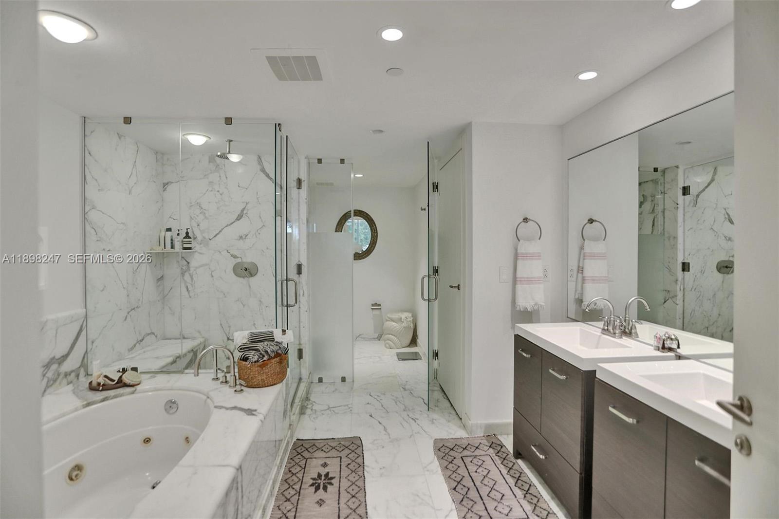 GROVENOR HOUSE CONDO - Residential