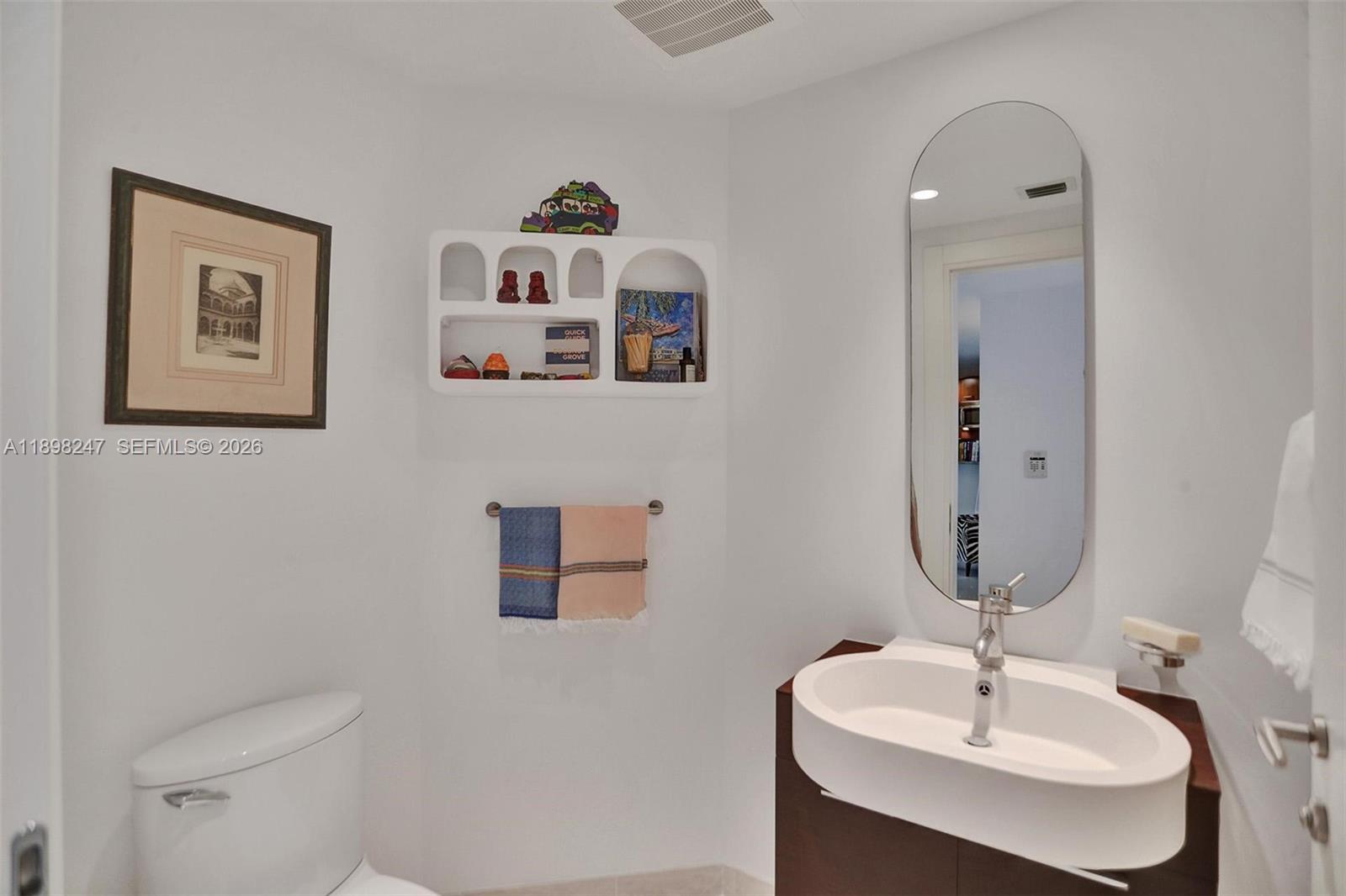 GROVENOR HOUSE CONDO - Residential
