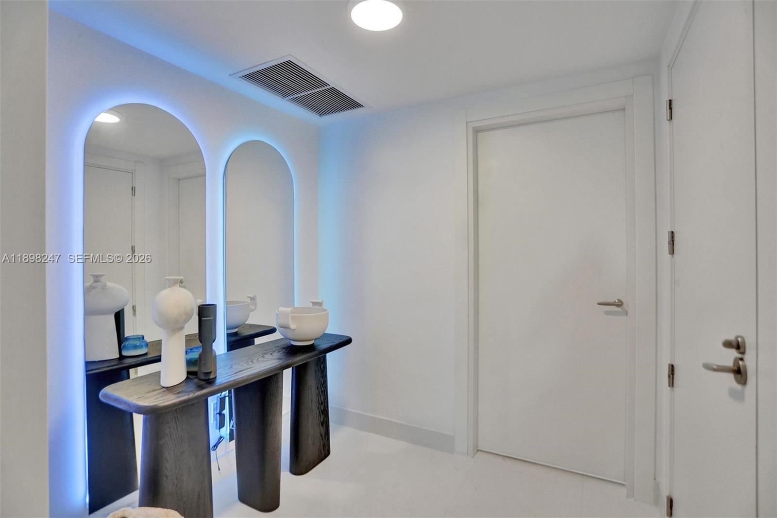 GROVENOR HOUSE CONDO - Residential