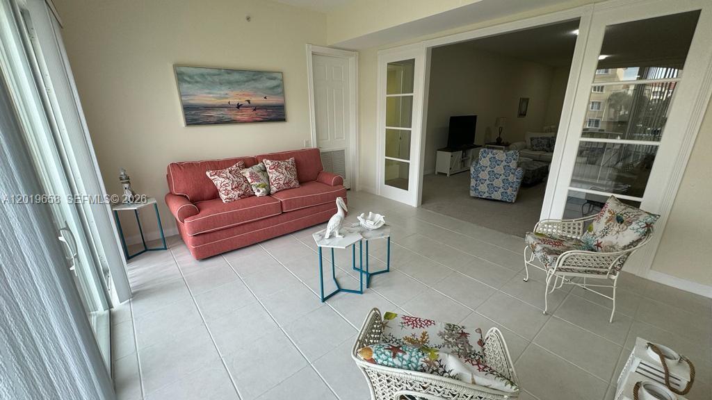 HARBOUR ISLE AT HUTCHINSO - Residential