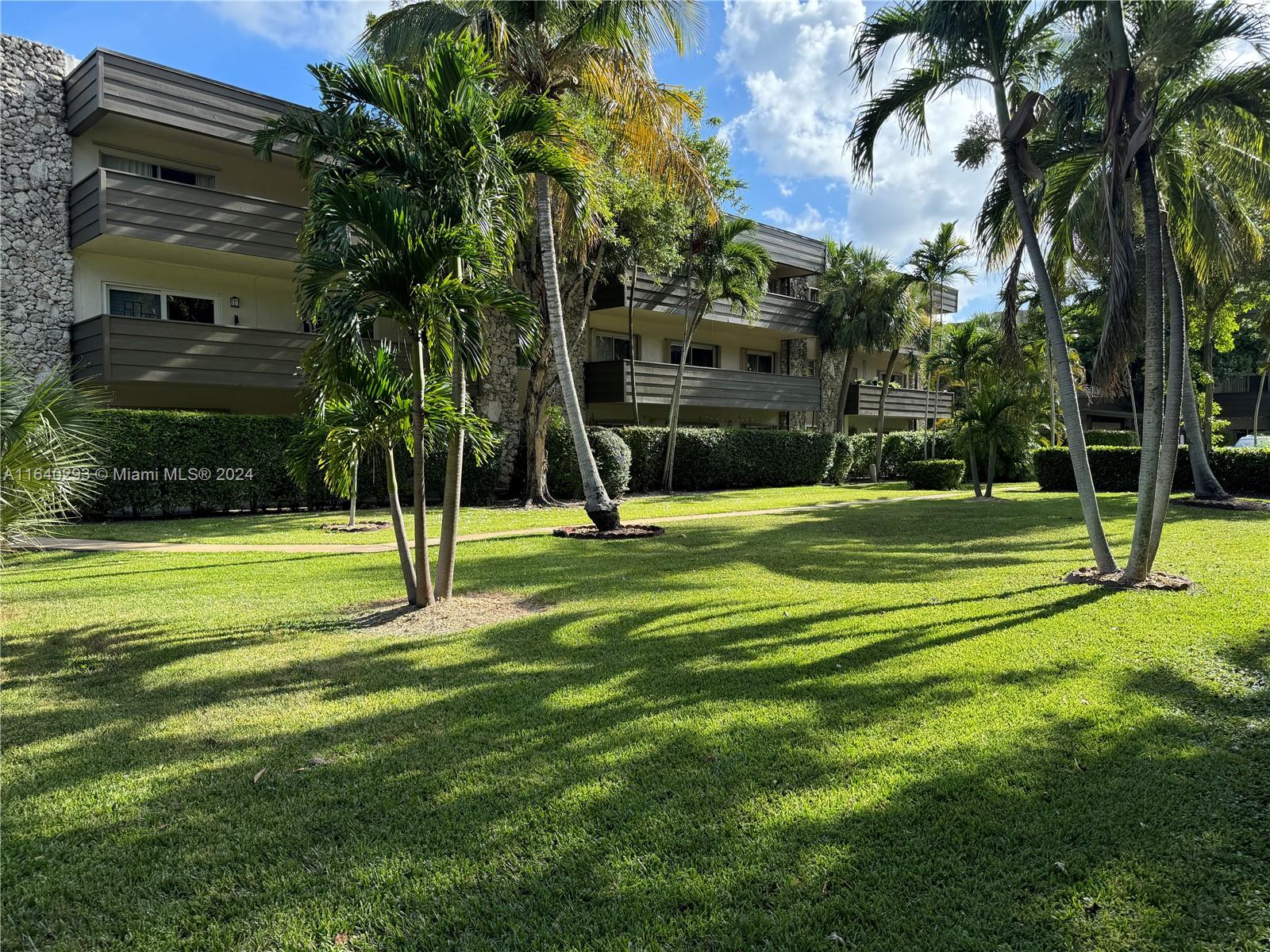 THE LEDGES CONDO - Residential Lease