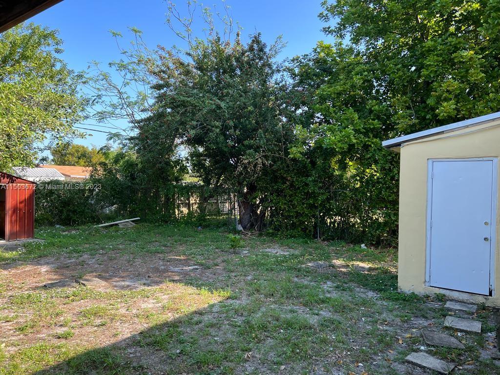 LAUDERDALE MANORS AMD PLA - Residential Lease