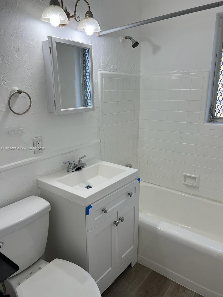 LAUDERDALE MANORS AMD PLA - Residential Lease
